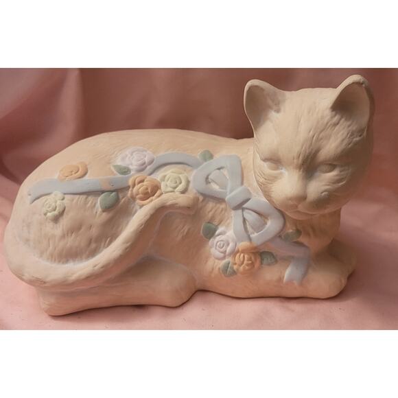 Terracotta Ceramic Cat Figurine With Roses and Bow - Picture 2 of 6